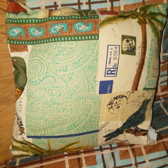 1 pillow   - Picture 6 of 8